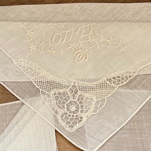 Vintage Set of 3 30s Mother Hand Embroidered Hankie Lace Handkerchief - Picture 2 of 12